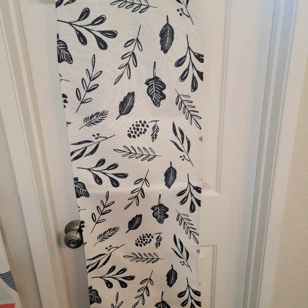Decocrated Fall Table Runner